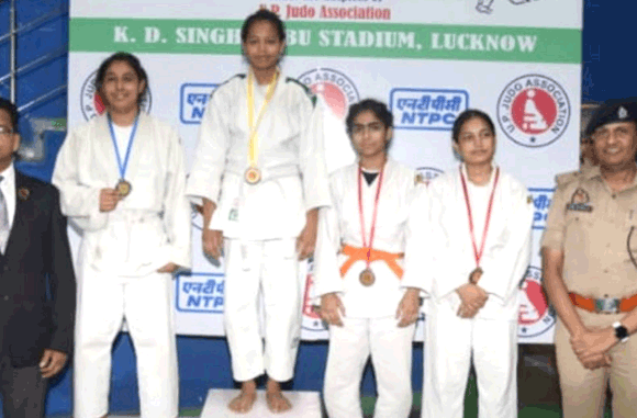 शैली धीमान ने स्वर्ण पदक जीतकर किया जनपद को गौरवान्वित