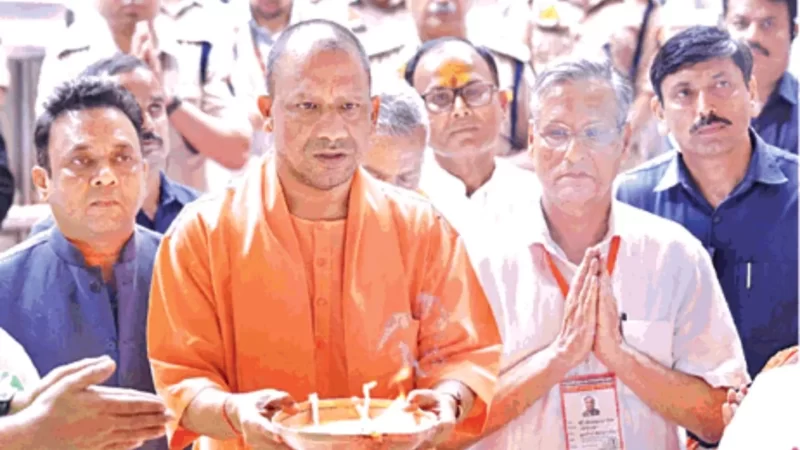 CM योगी के सख्त निर्देश, बोले- वृंदावन में यातायात स्थिति सुधारें, बांके बिहारी मंदिर में बंद करें VIP दर्शन