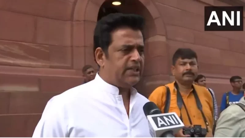 सांसद रवि किशन ने विपक्ष पर साधा निशाना, कहा- उन्हें पाकिस्तान, श्रीलंका और चीन जाना चाहिए