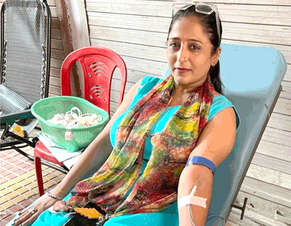 शिविर में रक्तदाताओं ने किया स्वैच्छिक रक्तदान