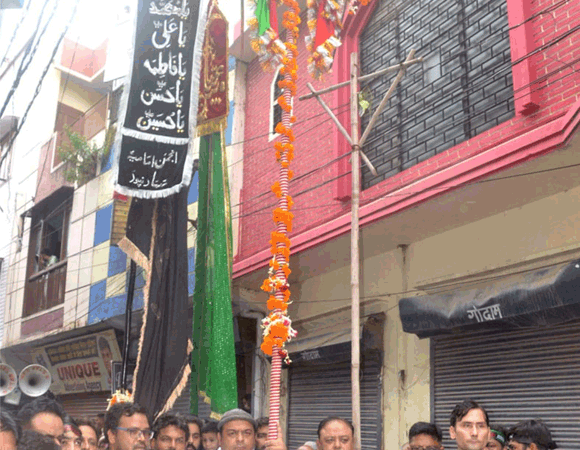 हजरत इमाम हुसैन व करबला के शहीदों की याद में निकाला मातमी जुलूस