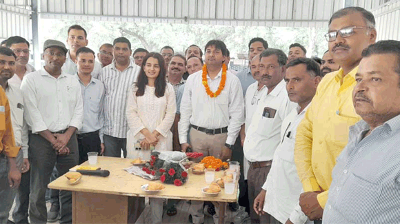 स्थानांतरण होने पर तहसीलदार का किया भव्य सम्मान