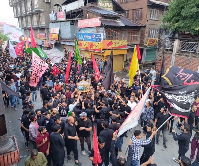 जम्मू-कश्मीर के लिए ऐतिहासिक दिन, 34 साल में पहली बार निकाला गया मुहर्रम जुलूस; अब तक क्यों था प्रतिबंध?
