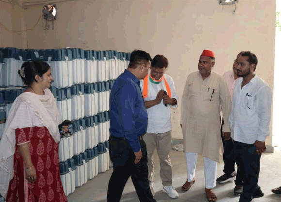 जिलाधिकारी ने ईवीएम वेयर हाउस का किया निरीक्षण