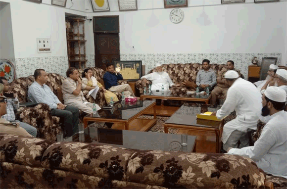 जांच करने दारूलउलूम देवबंद पहुंची शिक्षा विभाग की टीम