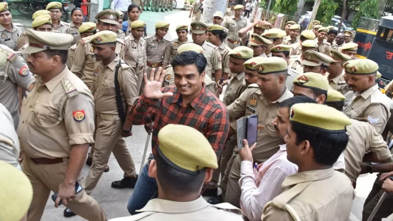 सपा MLA इरफान सोलंकी को महाराजगंज जेल से कड़ी सुरक्षा में पेशी के ल‍िए लाया गया कानपुर कोर्ट