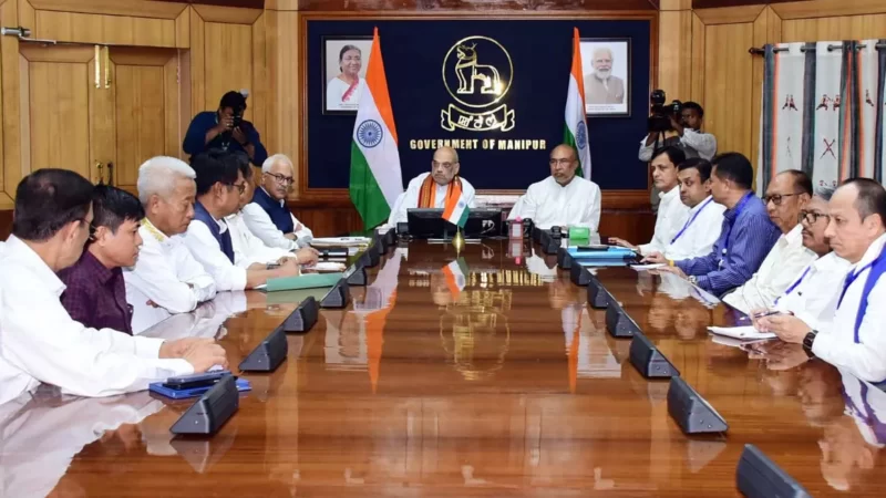 मणिपुर के आदिवासियों का दल आज शाह से करेगा मुलाकात, कर्फ्यू में दोपहर तक की ढी गई ढील