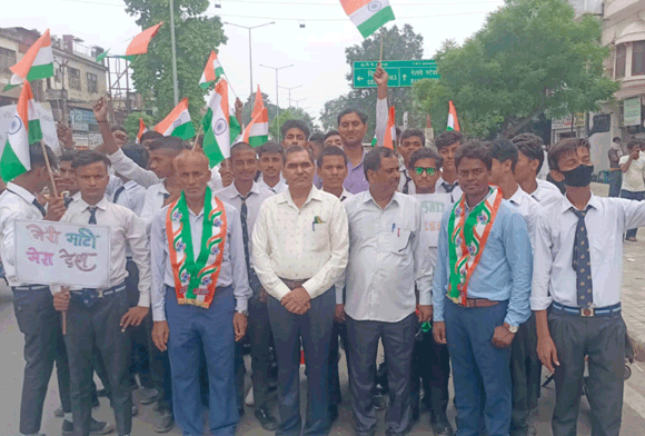मेरी माटी मेरा देश अभियान के तहत छात्र-छात्राओं ने निकाली जनजागरूकता रैली
