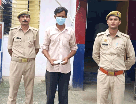 नाजायज चरस के साथ पुलिस के हत्थे चढ़ा शातिर नशा तस्कर
