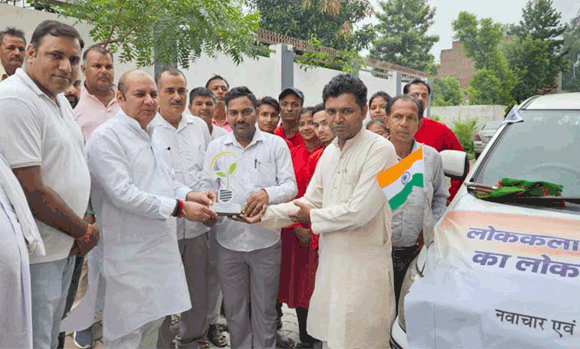 विज्ञान की अलख जगाने के लिए कारवां को विधायक ने दिखाई हरी झंडी