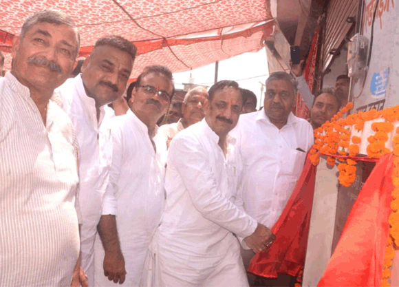 नगर विधायक ने किया नवनिर्मित सड़क का लोकार्पण