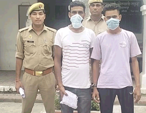 पुलिस के हत्थे चढ़े दो तस्कर, अवैध शराब बरामद