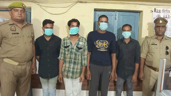 पुलिस ने चार वारंटी आरोपियों को किया गिरफ्तार