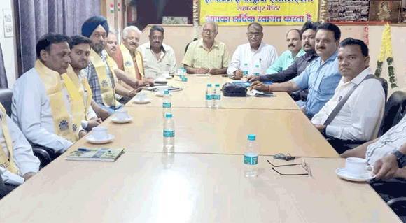 आईआईए पदाधिकारियों ने माल भाड़ा के सम्बंध की रेलवे अधिकारियों से वार्ता