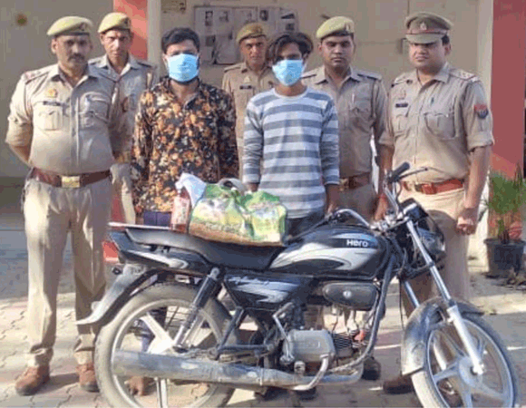 पुलिस के हत्थे चढ़े दो शातिर बदमाश, चोरी की बाइक बरामद