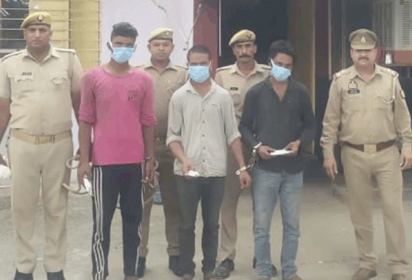 पुलिस के हत्थे चढ़े तीन नशा तस्कर, नाजायज चरस बरामद