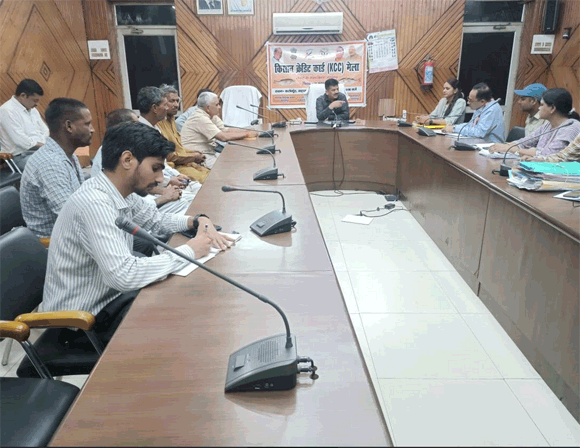जिलाधिकारी की अध्यक्षता में मत्स्य किसान क्रेडिट कार्ड के सम्बन्ध में मेला हुआ सम्पन्न