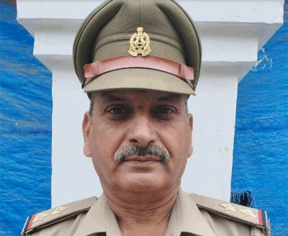 रिश्वत लेते रंगे हाथ धारा गया दरोगा, मांगे थे 80,000