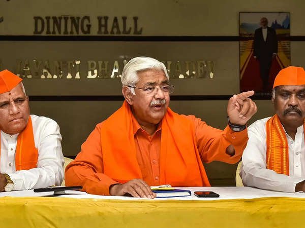 प्रशासन से नहीं मिली मंजूरी तो VHP ने कहा- आज निकालेंगे शोभायात्रा