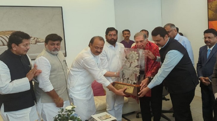 रतन टाटा के आवास पर पहुंचे CM और डिप्टी सीएम, उद्योग रत्न अवार्ड से किया सम्मानित