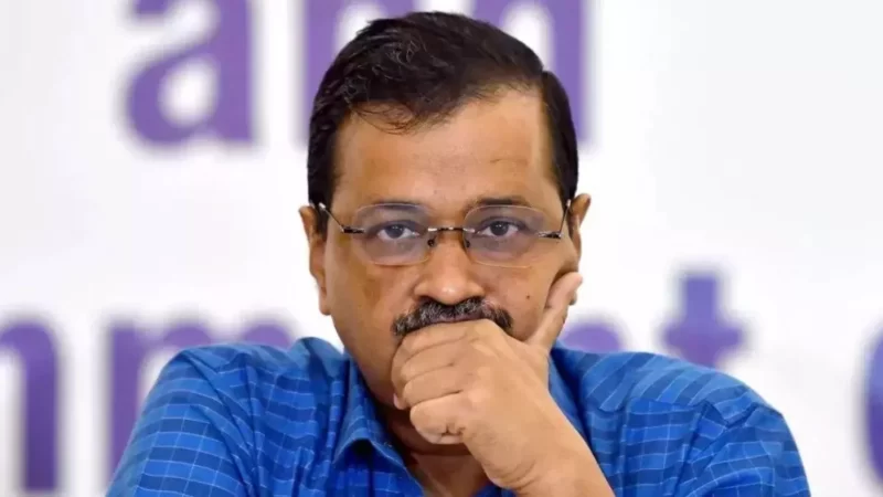 कोर्ट के झमेले में फंसी CM अरविंद केजरीवाल की पत्नी, भाजपा नेता की याचिका पर समन जारी