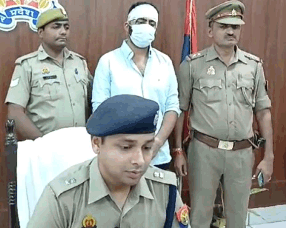 पुलिस ने भीड़ पर फायर करने वाले आरोपी को दबोचा