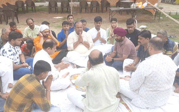 रामलीला मंचन के लिए विधिविधान से किया भूमि पूजन