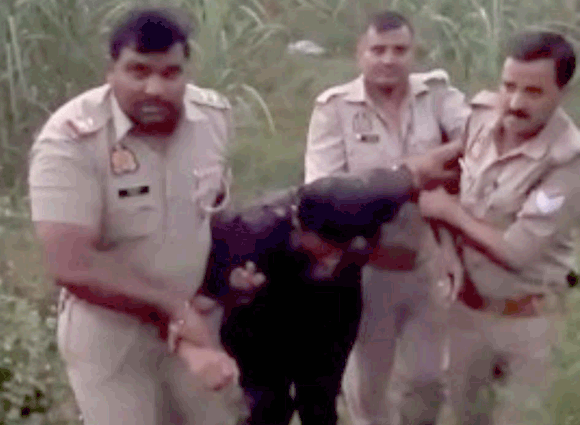 मुठभेड़ में पुलिस ने घायलावस्था में पकड़ा गौतस्कर