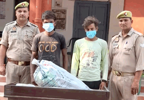 पुलिस ने पकड़े दो आरोपी, चोरी का सामान बरामद