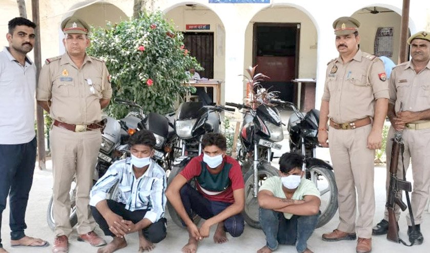 मुठभेड़ में पुलिस ने पकड़े तीन शातिर वाहन चोर, पांच बाइक बरामद
