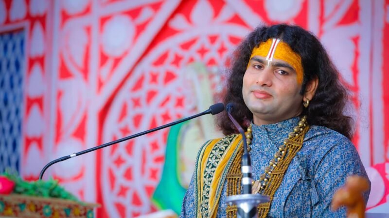 Swami Prasad Maurya के बयान पर कथावाचक अनिरुद्धाचार्य के तेवर तल्ख, कहा- उल्लू को सूर्य नजर नहीं आता