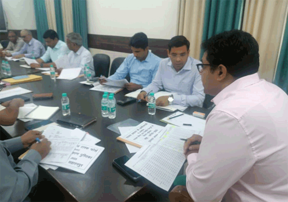 सभी विभाग राजस्व वसूली के मामलों में केवल लक्ष्य तक सीमित न रहें, उससे आगे बढें-मण्डलायुक्त