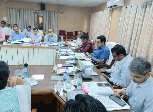 मण्डलायुक्त की अध्यक्षता में सीएम डैश बोर्ड पर विकास कार्यों की पहली बैठक संपन्न