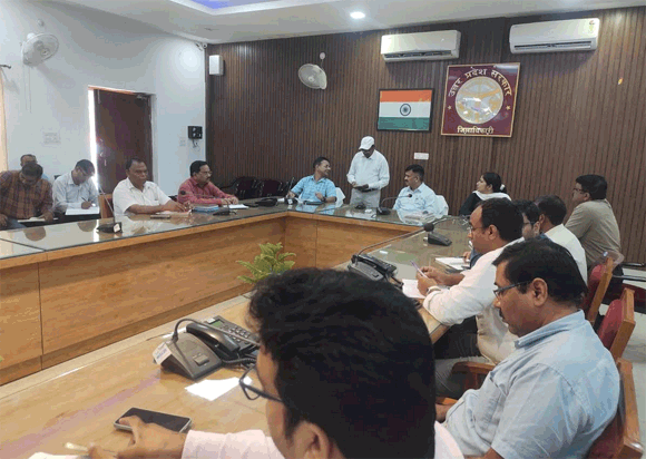 डीएम ने आईजीआरएस पर प्राप्त शिकायतों के निस्तारण के सम्बन्ध में ली विद्युत विभाग की बैठक
