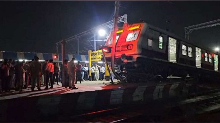 मथुरा जंक्शन पर बड़ा ट्रेन हादसा टला, ट्रैक से उतरकर प्लेटफॉर्म पर चढ़ी EMU
