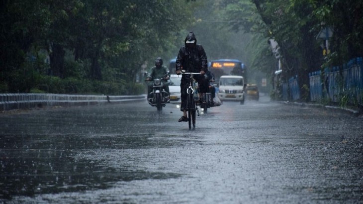 उत्तराखंड के कई जिलों में बारिश का अलर्ट, दिल्ली-एनसीआर को सताएगी उमस
