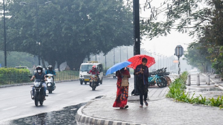 यूपी-बिहार और मध्य प्रदेश में आज भी बारिश का अलर्ट, ऐसा रहेगा दिल्ली में मौसम