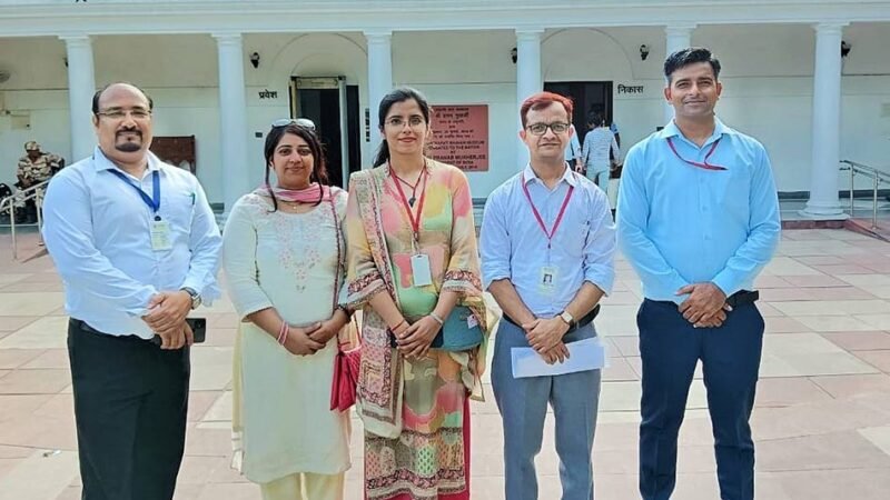 राष्ट्रपति के आमंत्रण पर शोभित विश्वविद्यालय गंगोह के शिक्षकों का राष्ट्रपति भवन में भ्रमण