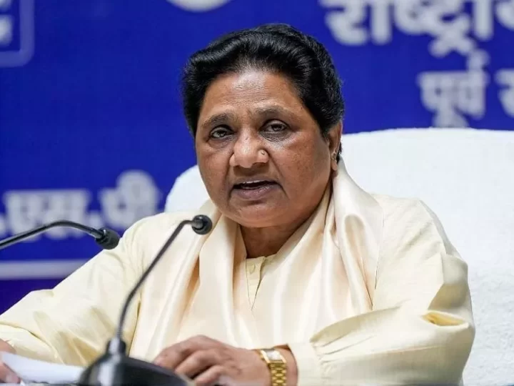 ब्राह्मणों पर सपा नेता राजकुमार भाटी के बयान पर भड़कीं मायावती, कहा- माफी मांगे अखिलेश यादव