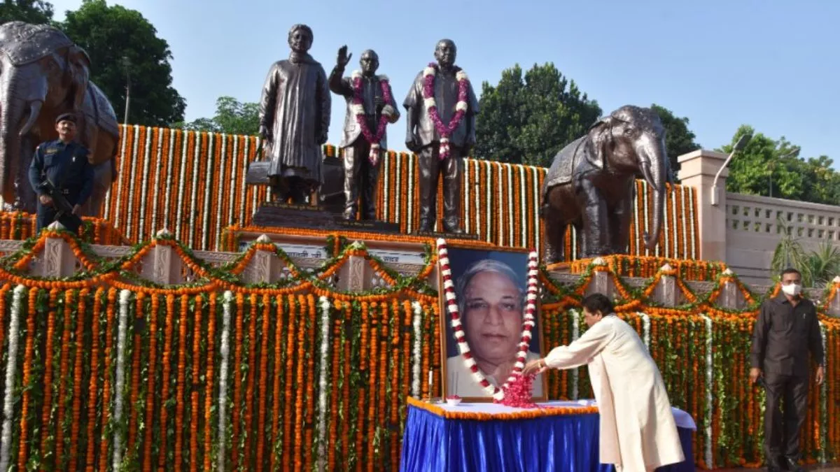 मायावती ने काशीराम की पुण्यतिथि पर अर्पित की श्रद्धांजलि, बोली- उनके नेतृत्व में बनी BSP की चार बार सरकार