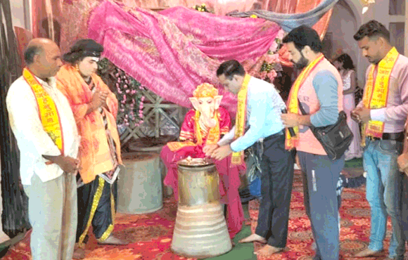 रामलीला में कलाकारों ने किया बाली वध व लंका दहन का मार्मिक मंचन