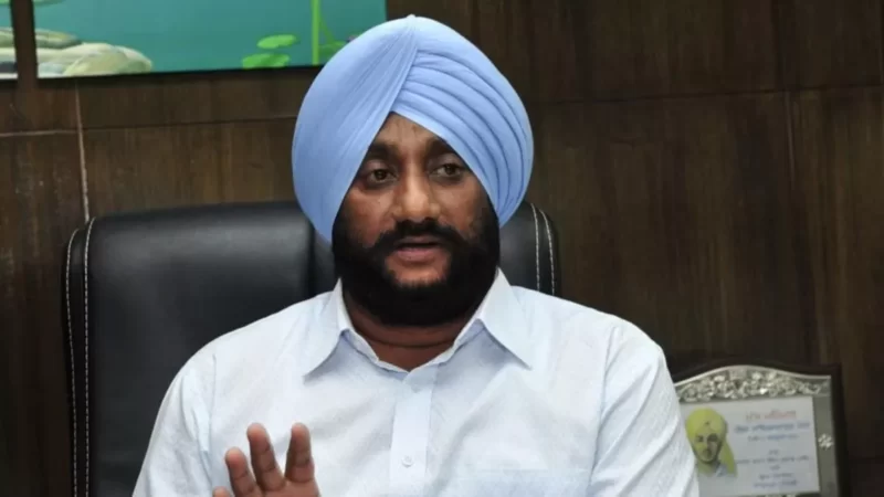 दिल्ली शराब घोटाले में एक और AAP नेता के घर पड़ा छापा, ED ने विधायक कुलवंत सिंह के मोहाली आवास पर की छापेमारी