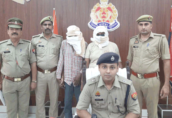 पुलिस ने दबोचे दो शातिर चोर, लाखों की नगदी व आभूषण बरामद