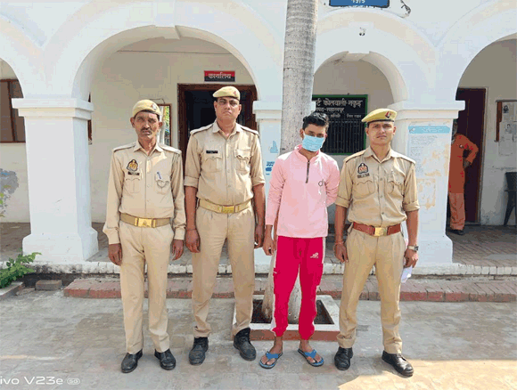 पुलिस ने एक वारंटी सहित दो को गिरफतार कर जेल भेजा