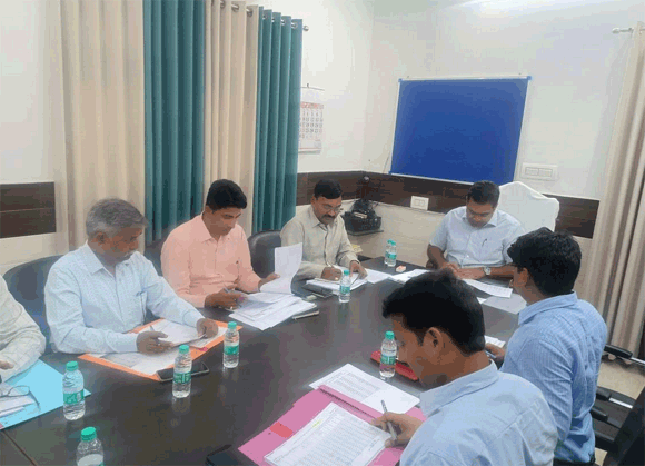 सभी विभाग राजस्व वसूली में निरंतर प्रगति लाएं-मण्डलायुक्त