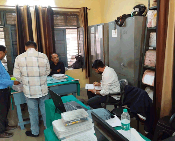 उपजिलाधिकारी ने अवैध खनन मे लगे वाहन पकडकर पुलिस को सोंपे
