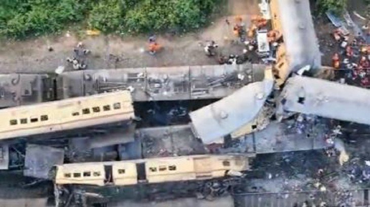 आंध्र प्रदेश: दो यात्री ट्रेनों की टक्कर में 9 लोगों की मौत, हादसे की बताई की ये वजह