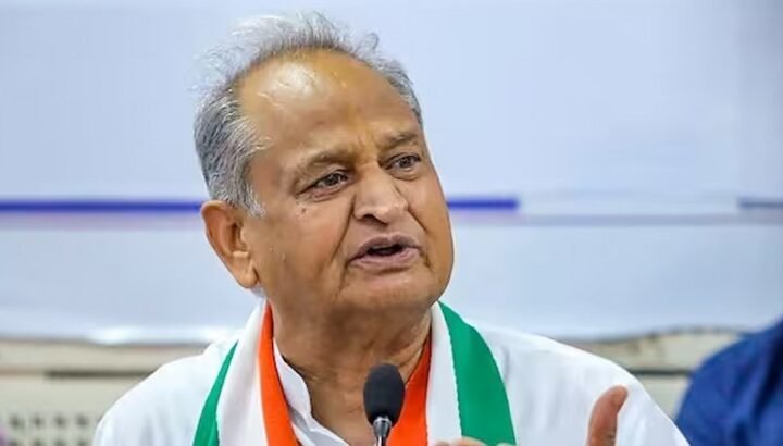 गहलोत का BJP पर निशाना, ‘राजस्थान निकाय चुनाव में हुई वोटों की लूट’