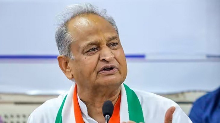 गहलोत का BJP पर निशाना, ‘राजस्थान निकाय चुनाव में हुई वोटों की लूट’