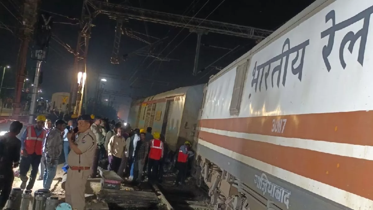 ‘भइया मौत बाय-बाय करके निकल गई’, बेपटरी हुई सहेलदेव एक्सप्रेस; अनहोनी की आशंका से कांप उठे यात्री
